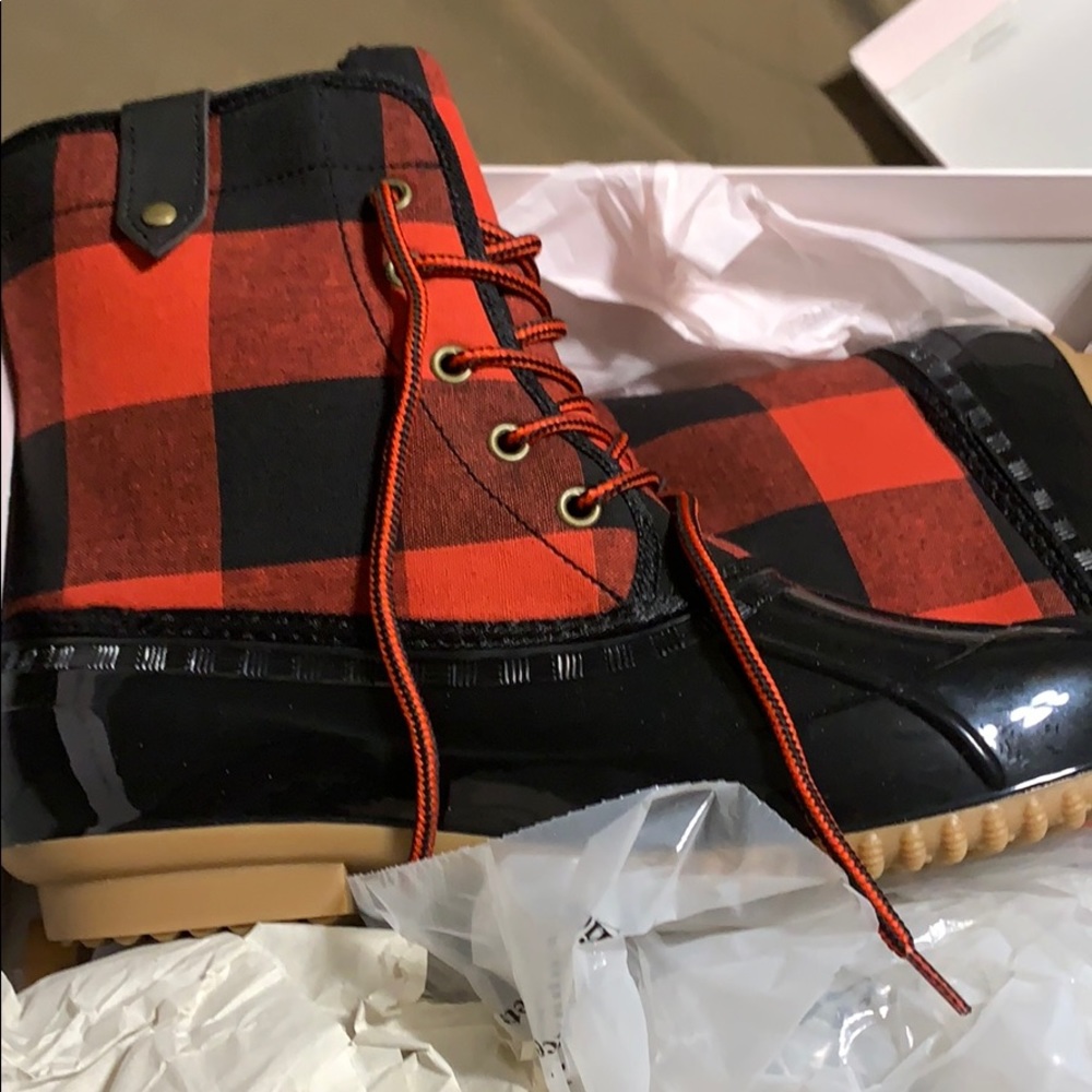 Snow boots